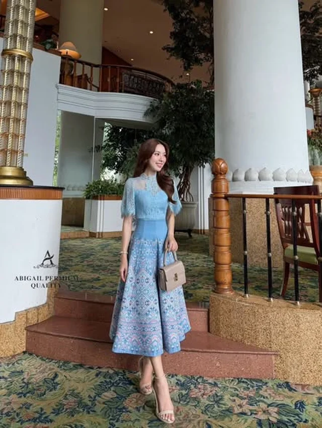 ชุดเดรสออกงาน Abigail โทนฟ้า thumbnail 4