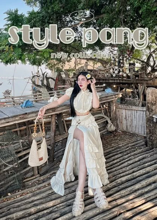 ชุดเซ็ตเสื้อครอปกระโปรงยาว By First Size M L (alternate)
