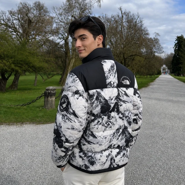 THE NORTH FACE thumbnail 2