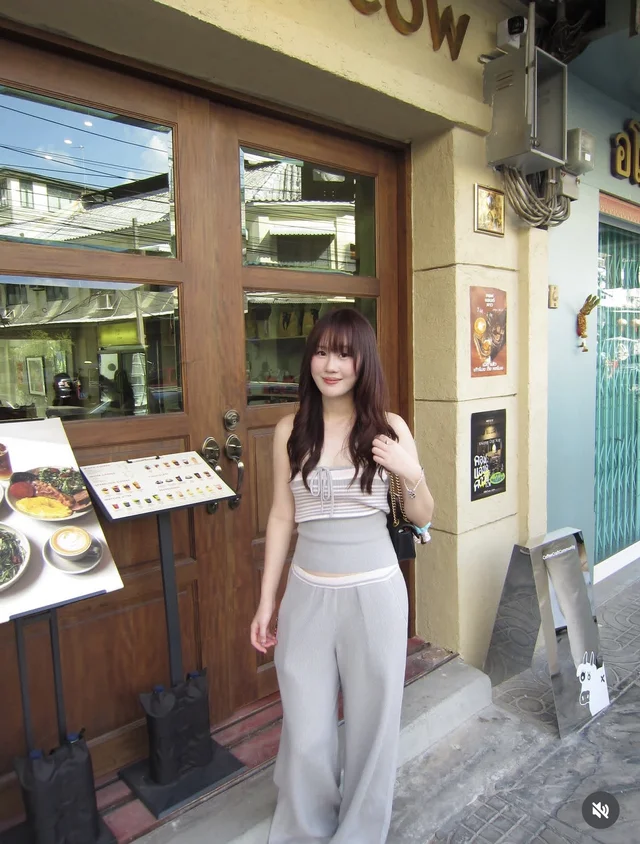 sheglamm.rent Brand  Hearteyes thumbnail 5