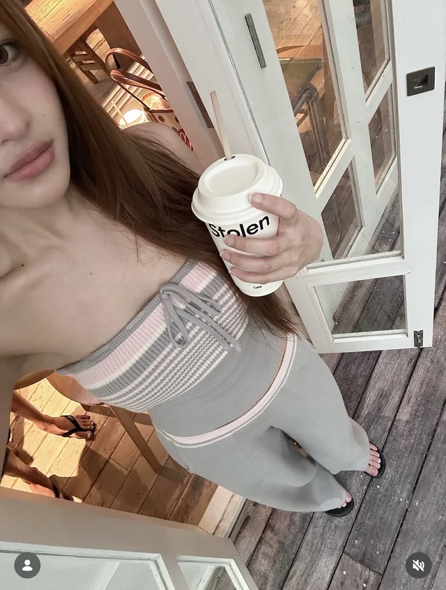 sheglamm.rent Brand  Hearteyes thumbnail 2