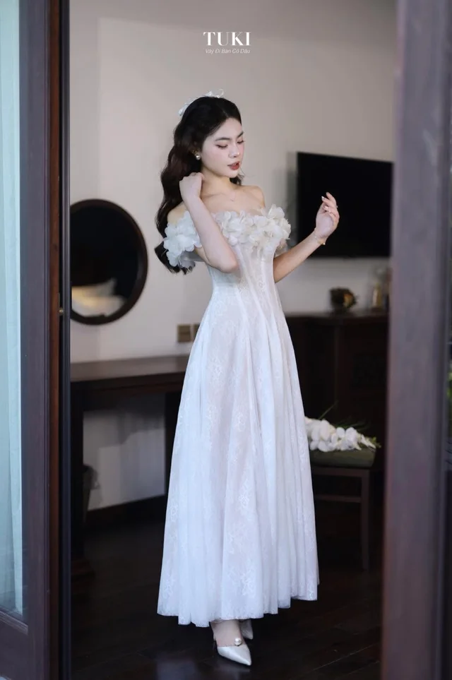 Tukibridal ปาดไหล่ดอกไม้ thumbnail 2