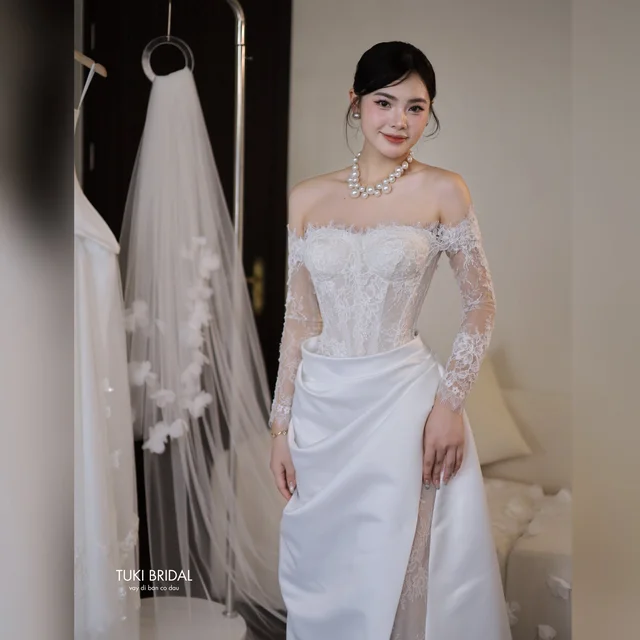 Tukibridal ปาดไหล่ลูกไม้
