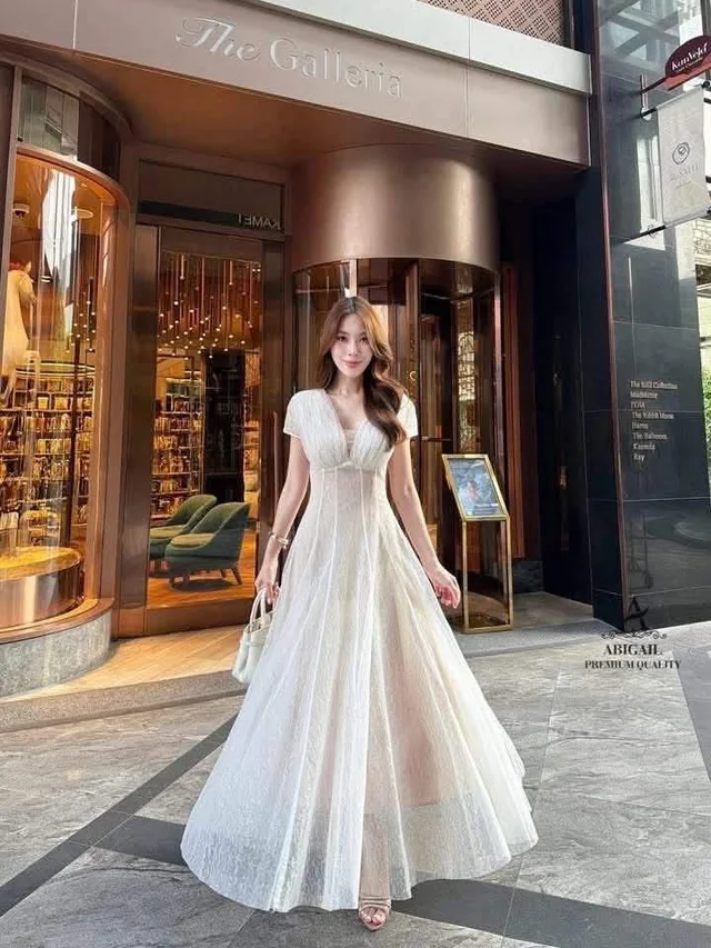 ชุดเดรสยาวฟรุ้งฟริ้ง  (alternate)