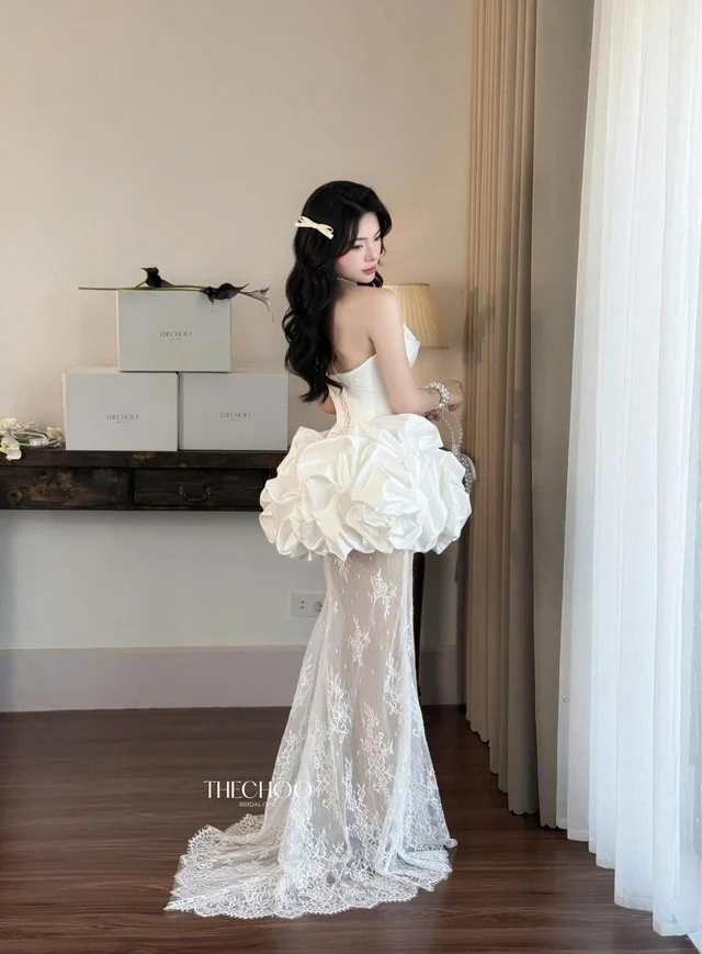 Thechoo เกาะอกกระโปรงพองลูกไม้ (alternate)