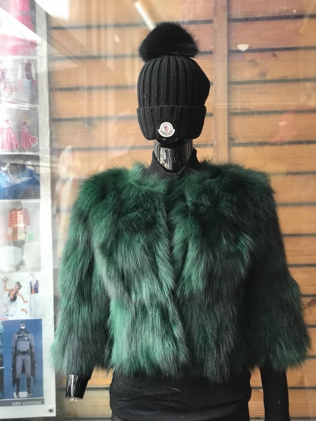 ขาย/ให้เช่าเสื้อขนสัตว์Fox Fursแบรนด์เนม (alternate)