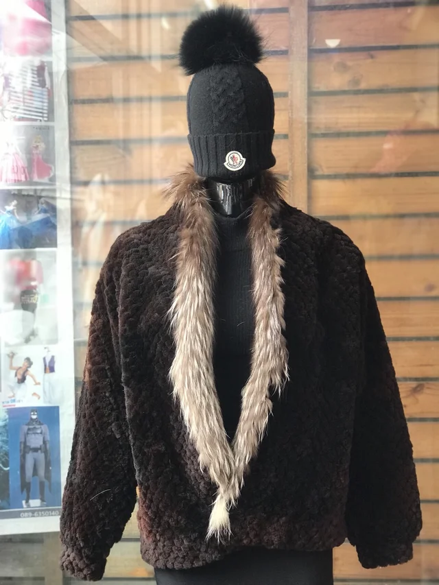 เสื้อขนสัตว์โทนสีเข้ม Fox Fur thumbnail 5
