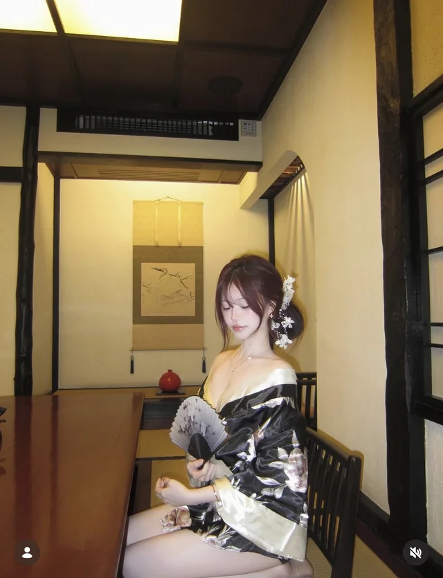Brand Fashion thumbnail 2