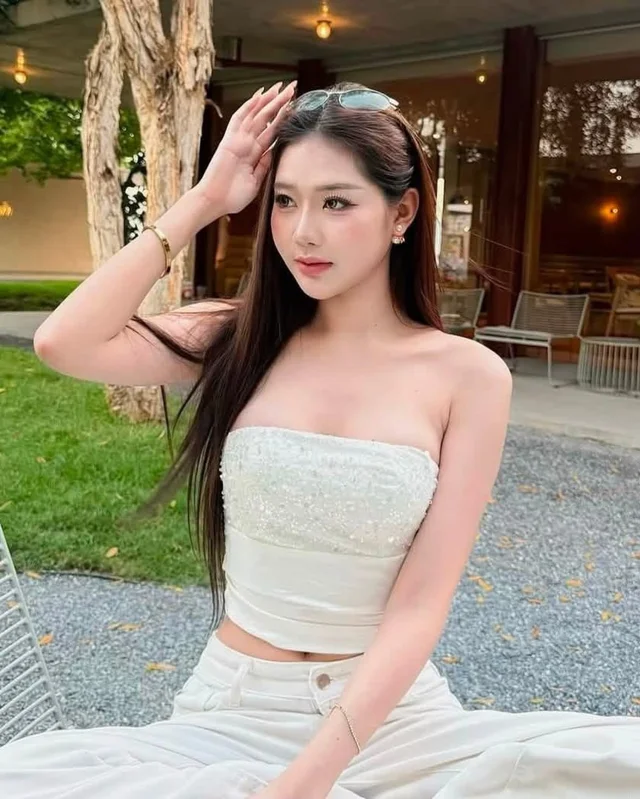 Chamely White Strapless Bandeau Top Size S thumbnail 4