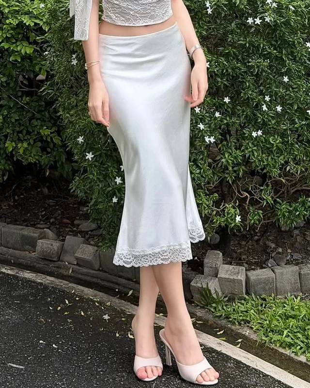 FEELFREE White Satin Lace Long Skirt S Size thumbnail 2