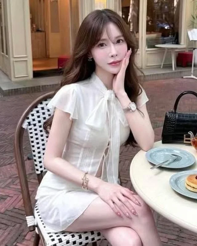 ROSE White Sheer Tied Blouse Skirt Set Size SM thumbnail 3