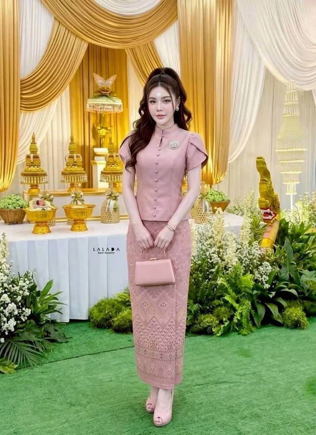 ชุดไทยเซตผ้าถุง สีชมพู
