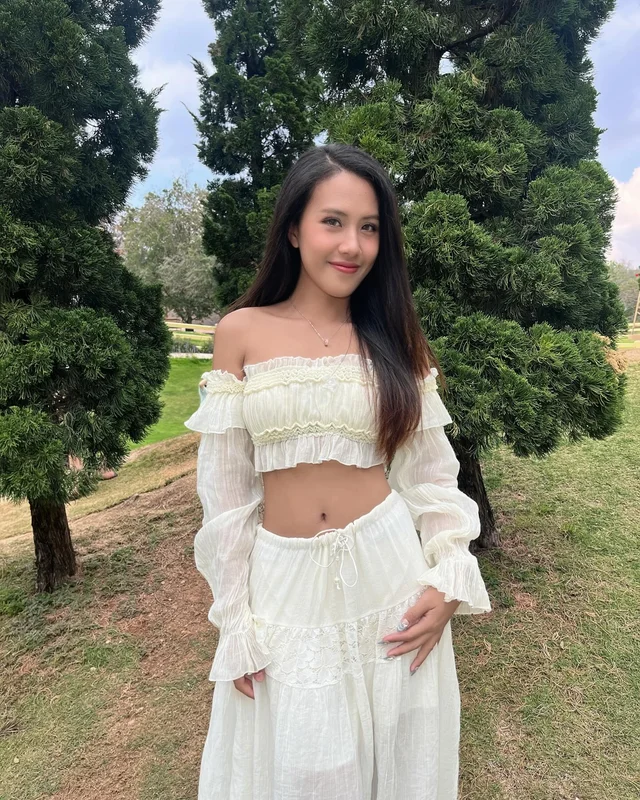 ชุดเซตเสื้อเปิดไหล่ กระโปรงยาว Two Piece Set Free Size thumbnail 4