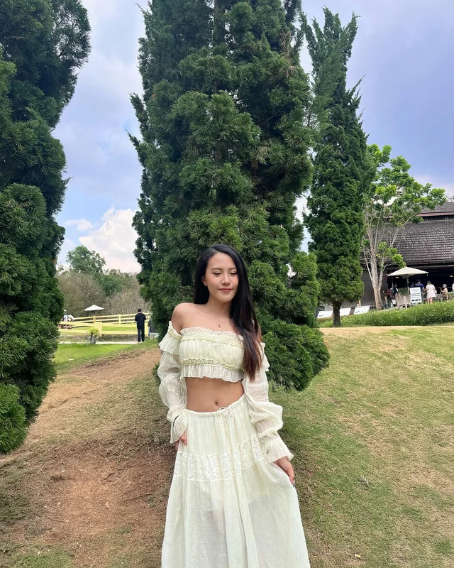 ชุดเซตเสื้อเปิดไหล่ กระโปรงยาว Two Piece Set Free Size thumbnail 2