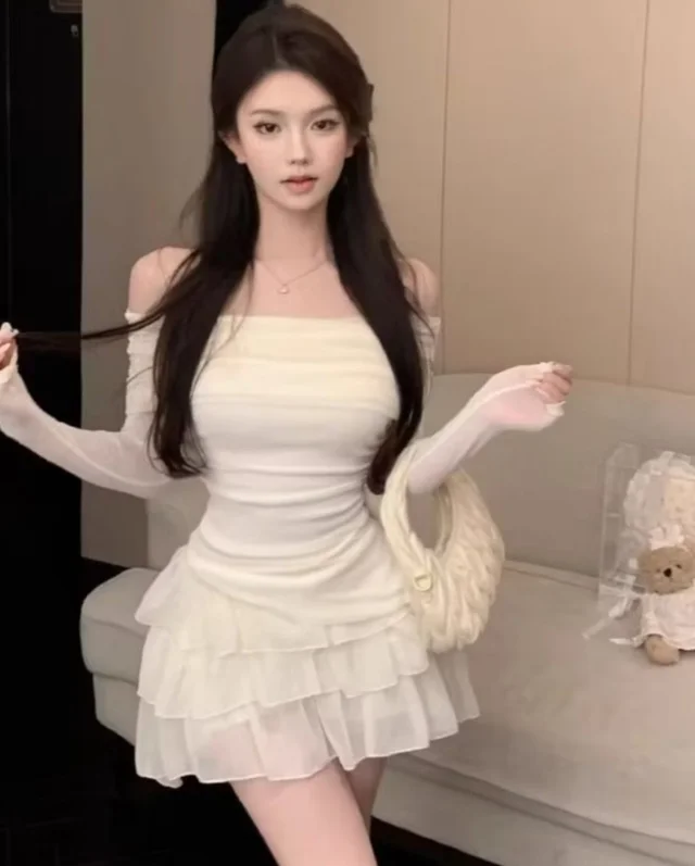 ชุดเซตเสื้อเปิดไหล่สีขาว กระโปรงสั้นระบาย White Off Shoulder Top Skirt Set Size S thumbnail 4