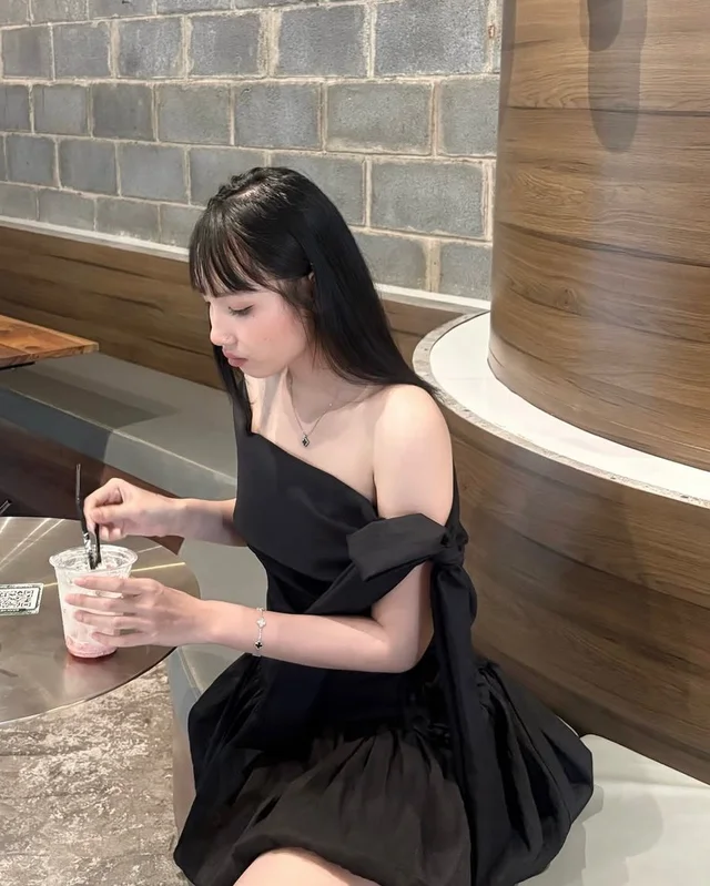 Bellin Closet Black Off Shoulder Short Dress thumbnail 4