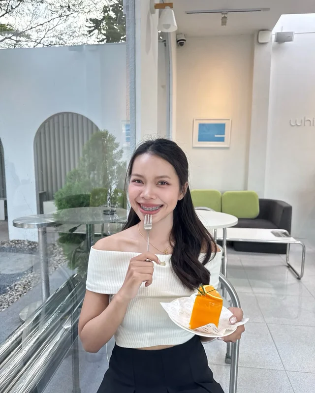 เสื้อครอปไหล่ตก Unigam Ribbed Off Shoulder Crop Top thumbnail 5