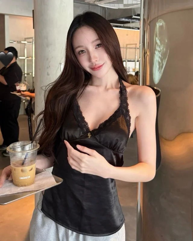เสื้อสายเดี่ยวคอปกผูก Feelfree B56 Black Halter Top thumbnail 4