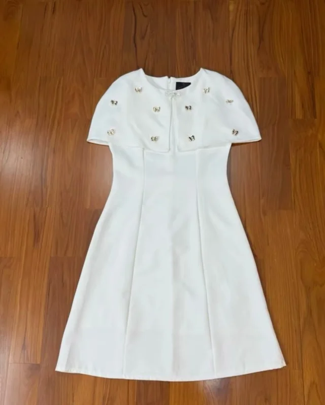 KMT White Cape Dress เดรสสีขาวทรงสุภาพ thumbnail 2