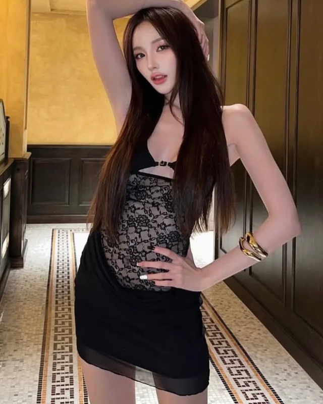 เดรสสายเดี่ยวลูกไม้สีดำ Short Black Lace Slip Dress Size M (alternate)