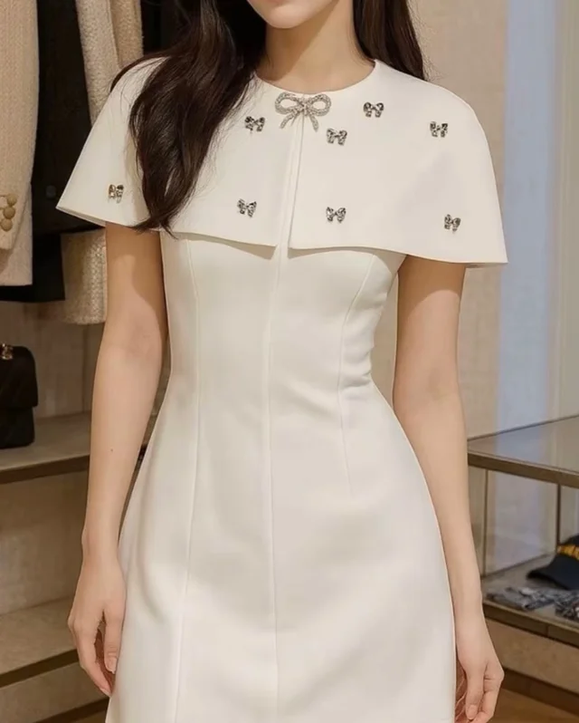 KMT White Cape Dress เดรสสีขาวทรงสุภาพ (alternate)