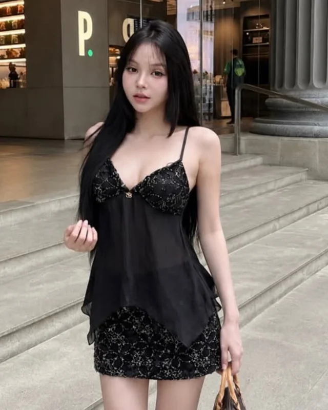 Black Lace Two Piece Set เสื้อลูกไม้และกระโปรงสั้นสีดำ (alternate)